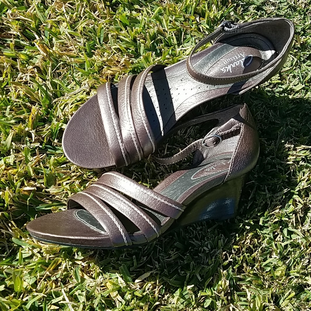 CUTE WEDGES - Picture 2 of 7